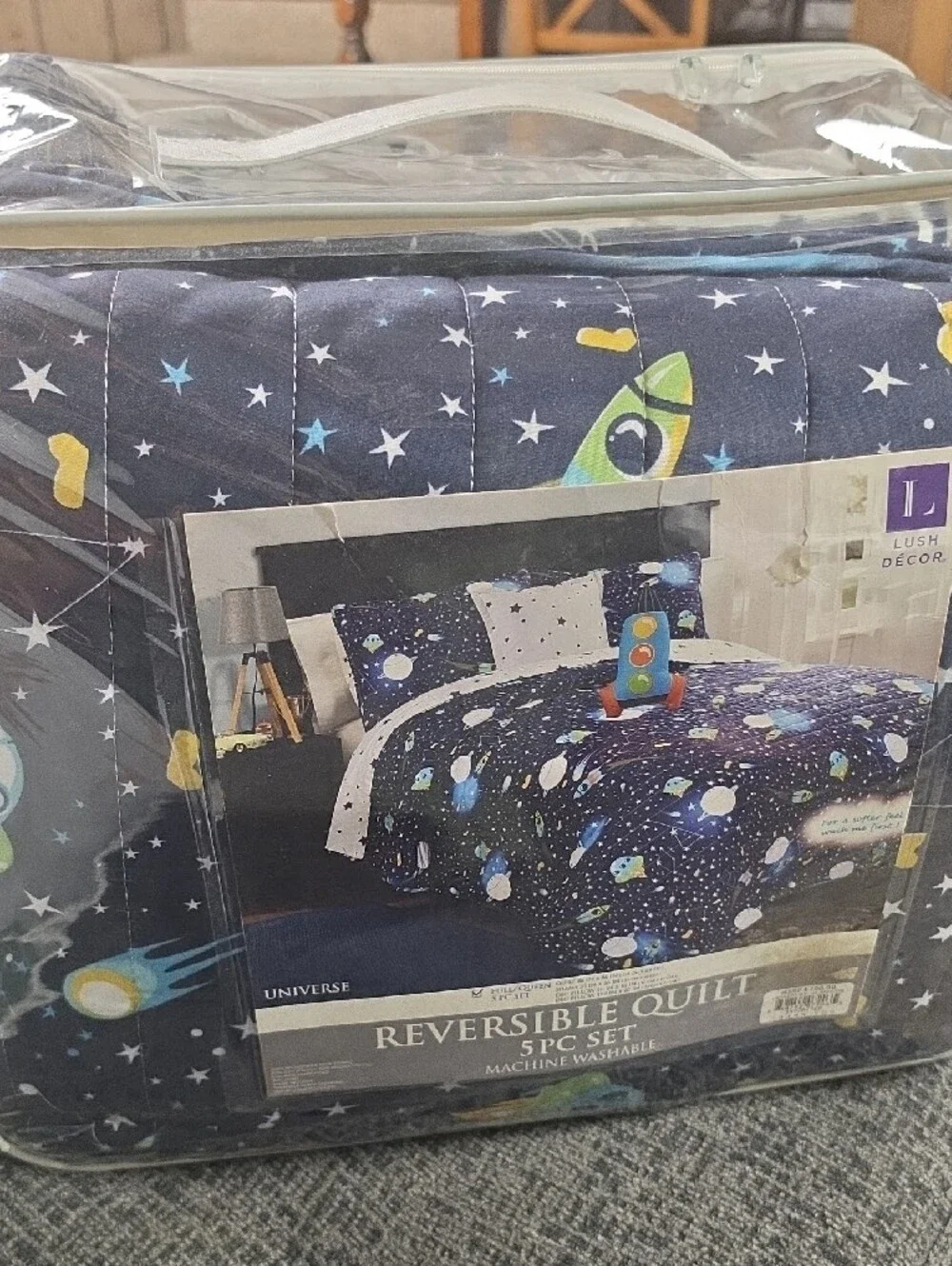 5pc Full/Queen Kids' Universe Reversible Quilt Set with Spaceship Throw Pillow
